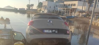 ΠΑΤΜΟΣ: Ιταλίδες τουρίστριες «βούτηξαν» με Ι.Χ. στο λιμάνι