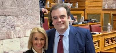 Τη μείωση των συντελεστών βαρύτητας για την παραχώρηση χρήσης αιγιαλών και παραλιών ζητάει η Μ. Ιατρίδη 