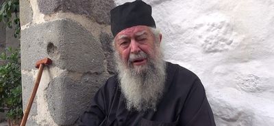 Στο νοσοκομείο Σάμου με ελαφρύ εγκεφαλικό ο Γέροντας Αμφιλόχιος