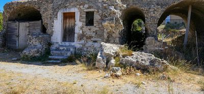 Η εκτός σχεδίου δόμηση εντείνει την πίεση στα πολιτιστικά μνημεία του Νοτίου Αιγαίου 