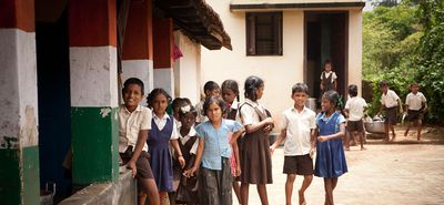 Ινδονησία: Δηλητηριάστηκαν 700 μαθητές μετά από κατανάλωση δωρεάν τροφίμων κυβερνητικού προγράμματος