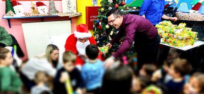 Δώρα και χαμόγελα από τον Άγιο Βασίλη στα παιδιά των στελεχών της ΕΛ.ΑΣ. στην Κω