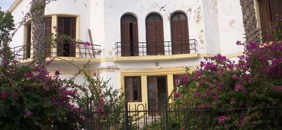 Η ΟΙΚΙΑ BRUNETTI ΑΝΑΒΙΩΝΕΙ 