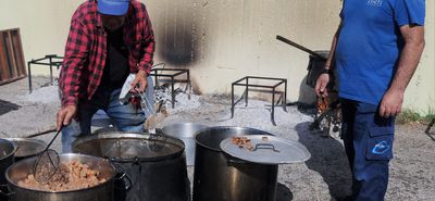 Το έθιμο για τα "χοιροσφάγια" που αναβίωσε ο "Απελλής" στο Πυλί (γράφει η Ξανθίππη Αγρέλλη)