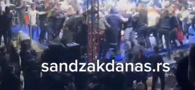  Σκηνές χάους στη Σερβία σε αγώνα kickboxing: Γρονθοκόπησαν Έλληνα αθλητή που έβγαλε νοκ άουτ Σέρβο 