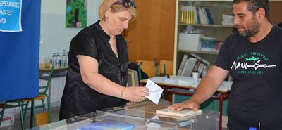 Δημοσκόπηση μετά την ΔΕΘ φέρνει τα "πάνω κάτω" στην κατανομή των βουλευτικών εδρών στα Δωδ/σα - Πως "μοιράζονται"