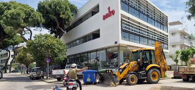 Ζημιά σε αγωγό της ΔΕΥΑΚ στην οδό Ελ. Βενιζέλου και Μανδηλαρά