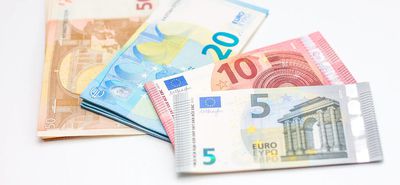 Αυξήθηκαν τα δάνεια, μειώθηκαν οι καταθέσεις τον Σεπτέμβριο – Τι δείχνουν τα στοιχεία της ΤτΕ