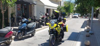 Άφησαν πάλι τα νησιά χωρίς μοτοσικλετιστές του ΕΚΑΒ