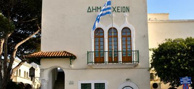 Β. Χαδουλης: 4 χρόνια ντροπής – Το Δημαρχείο χωρίς ασανσέρ και η προσχηματική «συγγνώμη»