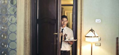 Επιστολή ξενοδόχων στον Υπουργό Α. Πλεύρη για τους μετακλητούς εργαζόμενους – Τι ζητούν 