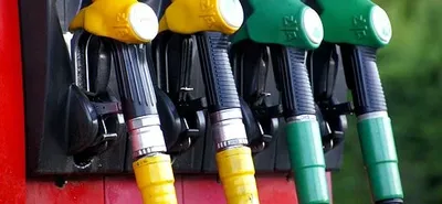 Fuel Pass 2026: Ανοιχτή για όλα τα ΑΦΜ η πλατφόρμα – Εκτιμήσεις για πάνω από ένα εκατομμύριο αιτήσεις, πότε γίνονται οι πληρωμές
