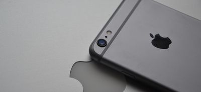 Η Apple αλλάζει εποχή: Παρουσιάζει το πρώτο αναδιπλούμενο iPhone