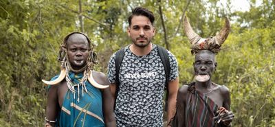 Ο Μιχάλης - Άγγελος Σαρηγιάννης από την Κω που ταξιδεύει σε όλο τον κόσμο και επιστρέφει στην Ελλάδα για να μοιράσει τις εμπειρίες του