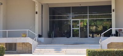 Μ. Τζόγια: Απαράδεχτο να μην έχει το Ιπποκράτειο Μέλαθρον ράμπα για ΑΜΕΑ