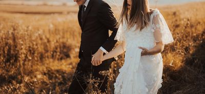  8 Φεβρουαρίου Παγκόσμια ημέρα του γάμου: Ο θεσμός κλυδωνίζεται ή  παρακμάζει; (γράφει η Ξανθίππη Αγρέλλη)