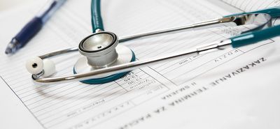 ΕΦΚΑ: Ποιοι κινδυνεύουν να χάσουν την ιατροφαρμακευτική τους περίθαλψη από 1η Μαρτίου