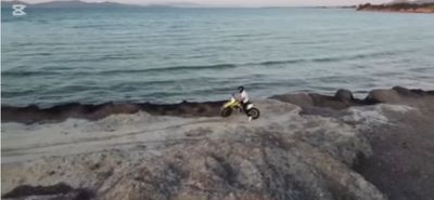 Μ. Γιωργαλλής: Μετέτρεψαν σε πίστα για motocross το λιμάνι Μαστιχαρίου (vid)