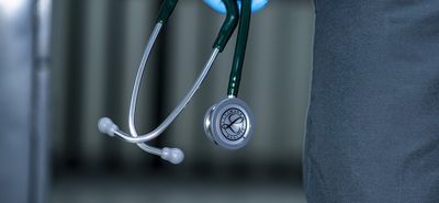 Τέλος οι απευθείας επισκέψεις σε ειδικό γιατρό – Μόνο με παραπεμπτικό από προσωπικό