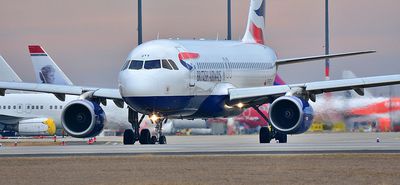 Τουρισμός: Ποδαρικό Δεκεμβρίου με νέες πτήσεις προς Ελλάδα το 2026 – Ποια νέα διεθνή δρομολόγια προστίθενται 