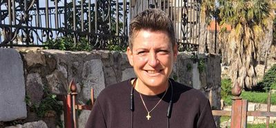 H ταλαντούχα καραγκιοζοπαίχτρια Ζωή Μαρίνου μιλάει για το νέο της τραγούδι “Ο αστροναύτης”