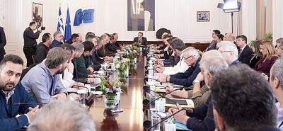 Σήμερα οι αποφάσεις για το μέλλον των μπλόκων: «Συγκρατημένα αισιόδοξος» ο Πρωθυπουργός – «Δεν είναι πλήρως ικανοποιημένοι», λένε οι αγρότες