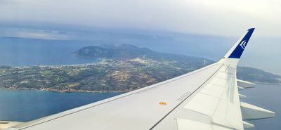 Περισσότερες αεροπορικές θέσεις για την Ελλάδα έως τον Οκτώβριο, αλλά με πίεση στις κρατήσεις