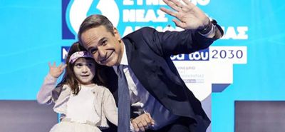 Από την Κω κατάγεται το κοριτσάκι που έκλεψε την παράσταση στο συνέδριο της ΝΔ