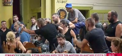 Λέσβος: Κτηνοτρόφοι «μπούκαραν» στην Περιφέρεια Β. Αιγαίου - Οργή για τον αφθώδη πυρετό