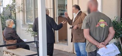 Εκτεθειμένοι στα καιρικά φαινόμενα & στην απουσία πολιτικής βούλησης δεκάδες συμπολίτες μας στήνονται καθημερινά έξω από τον ΕΟΠΥΥ Κω διεκδικώντας λίγη ζωή ακόμα...