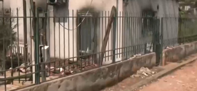 Στις φλόγες το Πόρτο Γερμενό: Καίγονται σπίτια - μήνυμα 112 για εκκένωση προς τα Βίλια