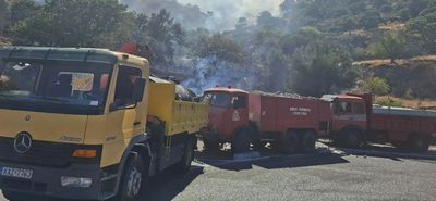 ΕΣΒΗΣΕ Η ΠΥΡΚΑΓΙΑ ΣΤΟΥΣ ΠΑΛΟΥΣ ΝΙΣΥΡΟΥ 
