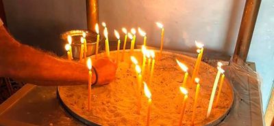 Τι συμβολίζουν τα Ψυχοσάββατα; Οι ημερομηνίες για το 2026 και όσα πρέπει να ξέρουν οι πιστοί