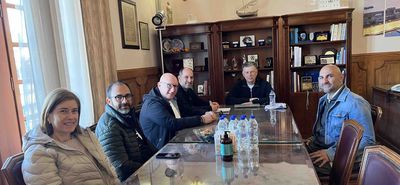 Υποστήριξη του Δημάρχου Κω στους ενοικιαστές των καταστημάτων στο Τέμενος Ντεφτερντάρ - Άδικη εξέλιξη η βίαιη παύση λειτουργίας των επιχ/σεών τους από το Βακούφ