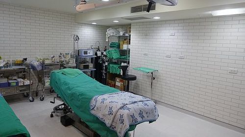 Kαταγγελίες απο γονείς για τον θάνατο 15 παιδιών σε νοσοκομεία της Αθήνας κατά "ψευτομεσσία" γιατρού