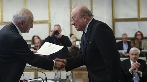 Aπονομή τιμητικής διάκρισης στον κ. Νίκο Στ. Μανούση από την Ακαδημία Αθηνών