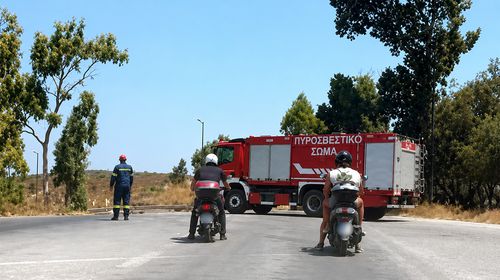 Προσοχή στους οδηγούς: Λάδια στο οδόστρωμα προς "Πόρτες" Αντιμάχειας