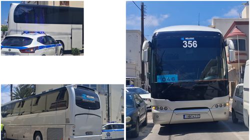Λεωφορείο "κόλλησε" στο κέντρο της πόλης λογω παρκαρισμενου αυτοκινήτου 