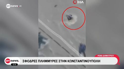 Κωσταντινούπουλη: Συγκλονιστικά βίντεο από τις φονικές πλημμύρες - Άνθρωποι κρέμονται από παράθυρα