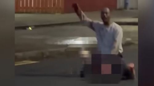 Μπέλφαστ: Aγρια επίθεση Σουδανού μετανάστη που προσπάθησε να αποκεφαλίσει άνδρα με μαχαίρι στη μέση του δρόμου 