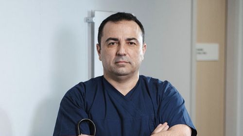 Δημόσιες ευχαριστίες προς τον Επεμβατικό Καρδιολόγο Μιχάλη Ιωάννου Κουτούζη Διευθυντή της Z’ Καρδιολογικής Κλινικής του Νοσοκομείου ΥΓΕΙΑ