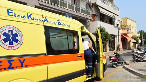 Συγγενείς στο ασθενοφόρο: Πότε επιτρέπεται η συνοδεία και ποιος αποφασίζει;