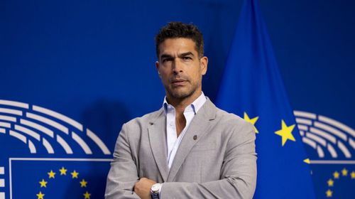 ΠΑΡΕΜΒΑΣΕΙΣ ΤΟΥ ΕΥΡΩΒΟΥΛΕΥΤΗ ΤΗΣ “ΝΙΚΗΣ” Ν. ΑΝΑΔΙΩΤΗ ΓΙΑ “ΤΟΥΡΚΙΚΗ ΓΑΛΑΖΙΑ ΠΑΤΡΙΔΑ” ΚΑΙ ΕΠΕΚΤΑΣΗ ΣΕ 12 ΝΑΥΤΙΚΑ ΜΙΛΙΑ 