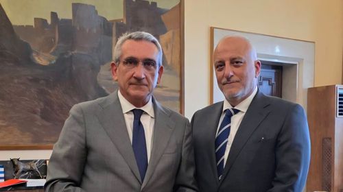 Συνάντηση του Περ/ρχη με τον Δ/ντα Σ/λο της Attica Group με θέμα την πυρκαγιά στο Carrier 2