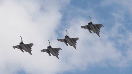 Σκληρές αερομαχίες ανατολικά της Ρόδου – Εμπλοκή ελληνικών και τουρκικών μαχητικών