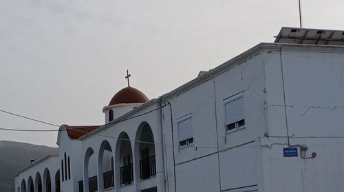 ΔΗΜ. ΚΑΛΛΟΥΔΗΣ: Η ΝΤΡΟΠΗ ΤΟΥ ΓΗΡΟΚΟΜΕΙΟΥ ΣΤΟ ΝΗΣΙ ΤΟΥ ΙΠΠΟΚΡΑΤΗ