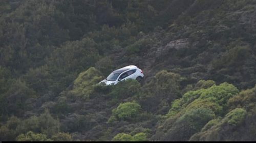 Ρόδος: Τράβηξε το τιμόνι για να γκρεμίσει στη χαράδρα την εν διαστάσει σύζυγο και το παιδί του και επιχείρησε να αυτοκτονήσει! 