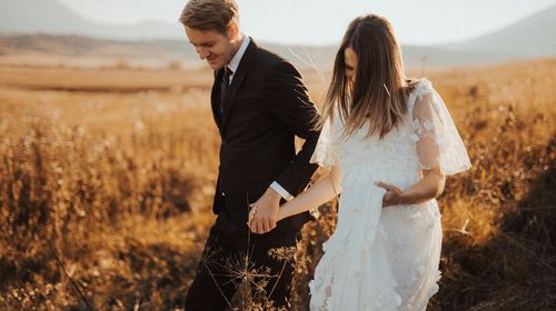  8 Φεβρουαρίου Παγκόσμια ημέρα του γάμου: Ο θεσμός κλυδωνίζεται ή  παρακμάζει; (γράφει η Ξανθίππη Αγρέλλη)