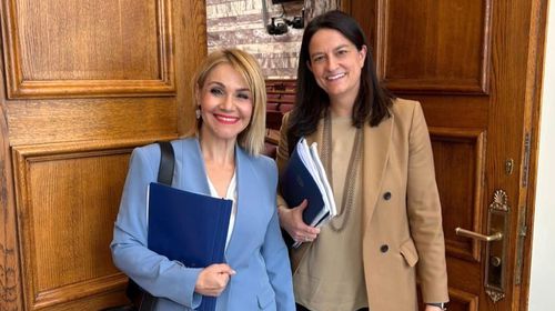 Το ζήτημα των ξεναγών και των ενσήμων τους έθεσε η Μίκα Ιατρίδη στην Υπ. Εργασίας