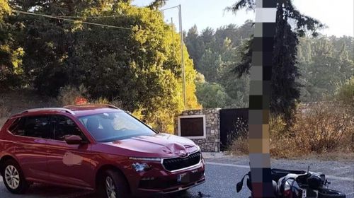 Τροχαίο στη Ζιά - Συγκρούστηκε αυτοκίνητο με δίκυκλο